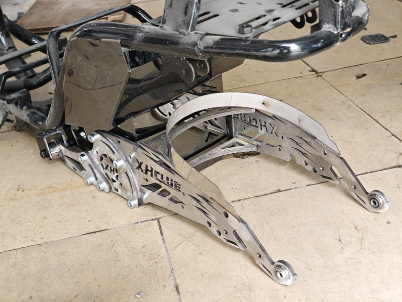 Electric motorcycle tortoise five little turtle king double extended frame to maximize the one-piece warehouse split warehouse with stainless steel flat fork in stock