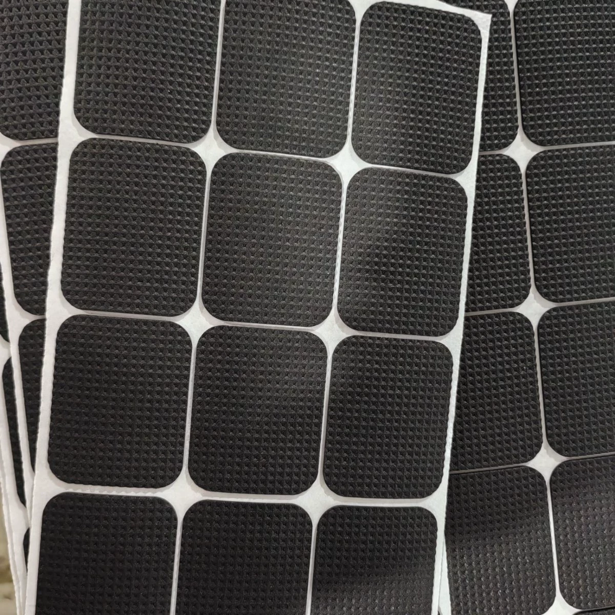 Вырубная сетка, квадратная клетчатая подушечка для ног из ЭВА, черная самоклеящаяся подушечка из пеноматериала ЭВА, резиновая подушечка для предотвращения столкновений, противоскользящая подушечка, амортизация
