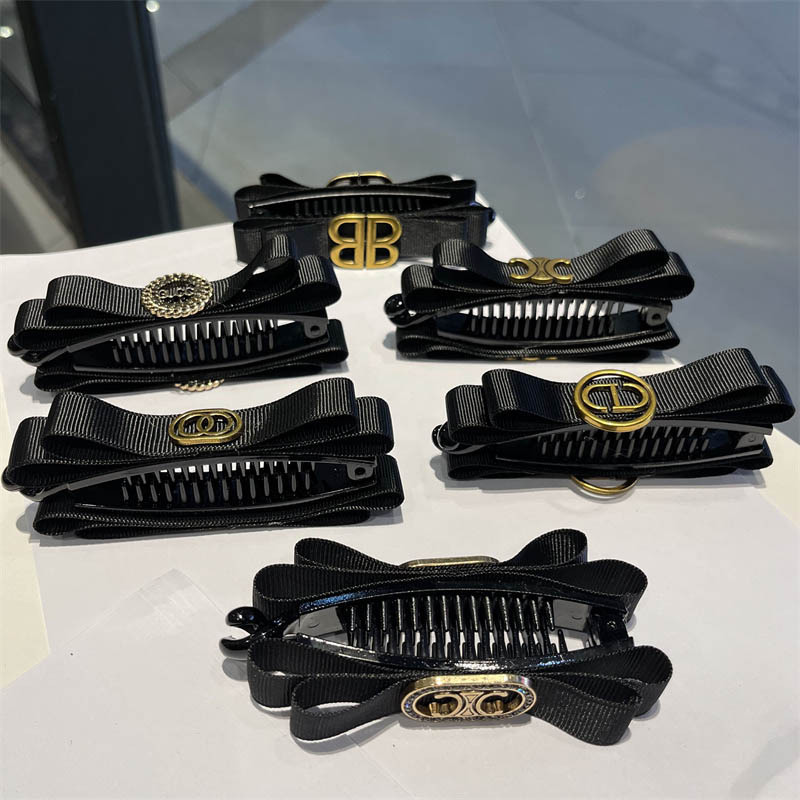 Large Shark Clip Hair Twister on the Back of the Head, Cute Letter Hair Clip, High-End Piano Clip, Claw Hair Accessory for Women in Stock