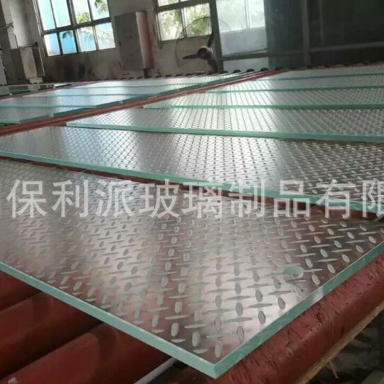 防滑玻璃 安全防滑 夹胶玻璃楼梯 地板压花玻璃工艺