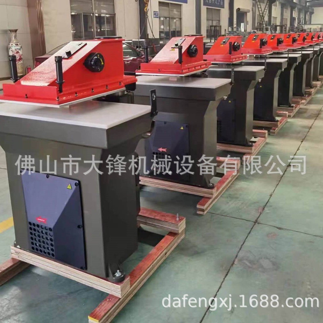 ��Ь������ֱ���Զ�Ƥ��Һѹҡ�۲öϻ��ڱ۵�ģ�������ϻ�