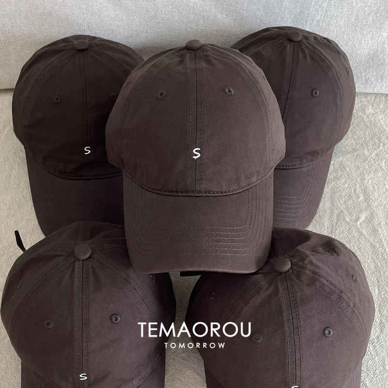Cross-Border Comfortable and Versatile Dark Gray Embroidered S Baseball Cap for Men and Women, Stylish Duckbill Cap That Enhances Cheekbones Cross-Border Comfortable and Versatile Dark Gray Embroidered S Baseball Cap for Men and Women, Stylish Duckbill Cap That Enhances Cheekbones