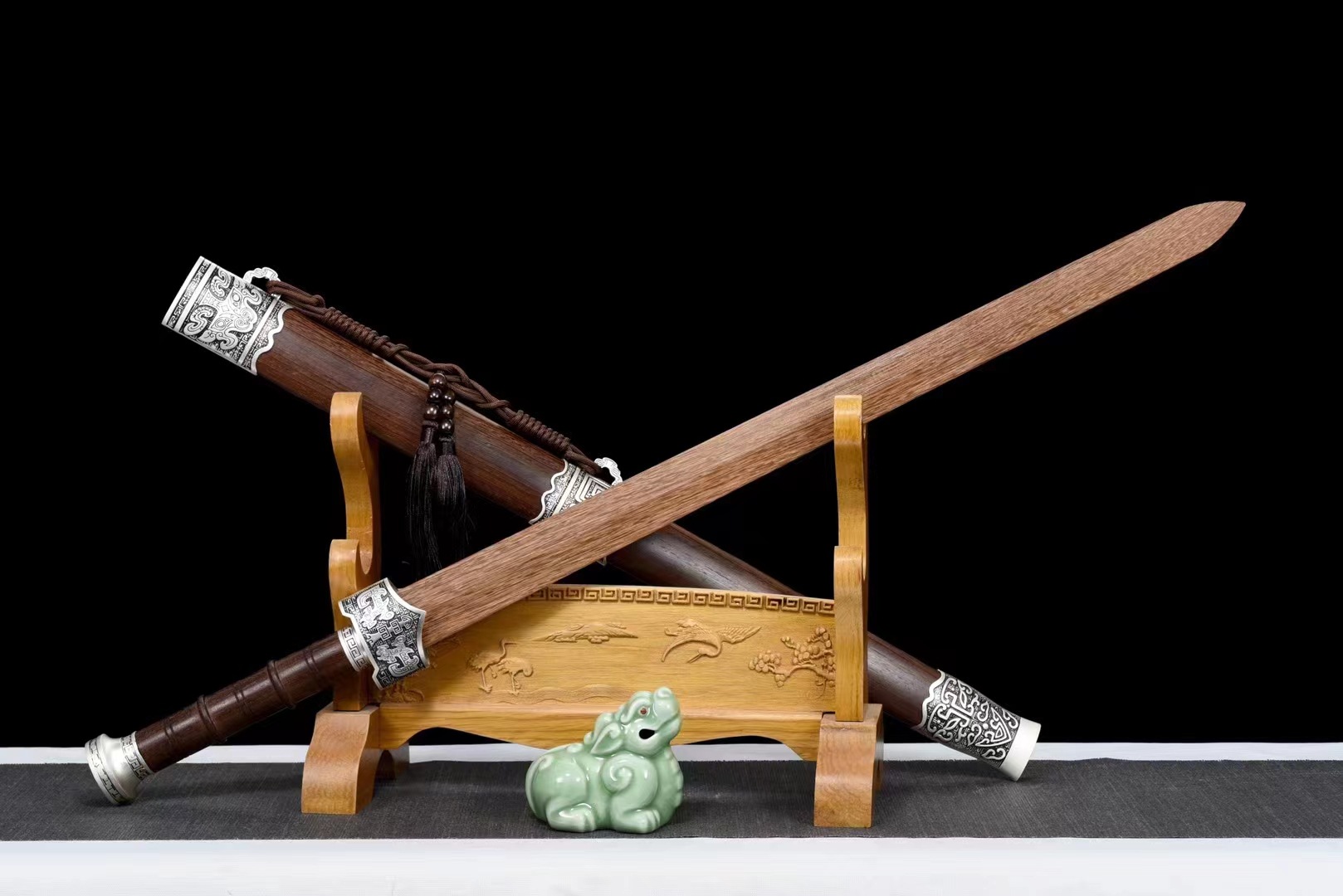 厂家直销木制赵云剑鸡翅木四面剑刃练习刀剑送礼镇宅宝剑一件代发