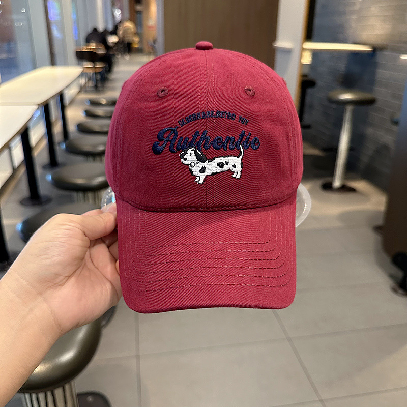 Sombreras de béisbol personalidad femenina letras de perro manchado bordado blando superior cara pequeña sombrero de primavera y verano pareja de calle universal