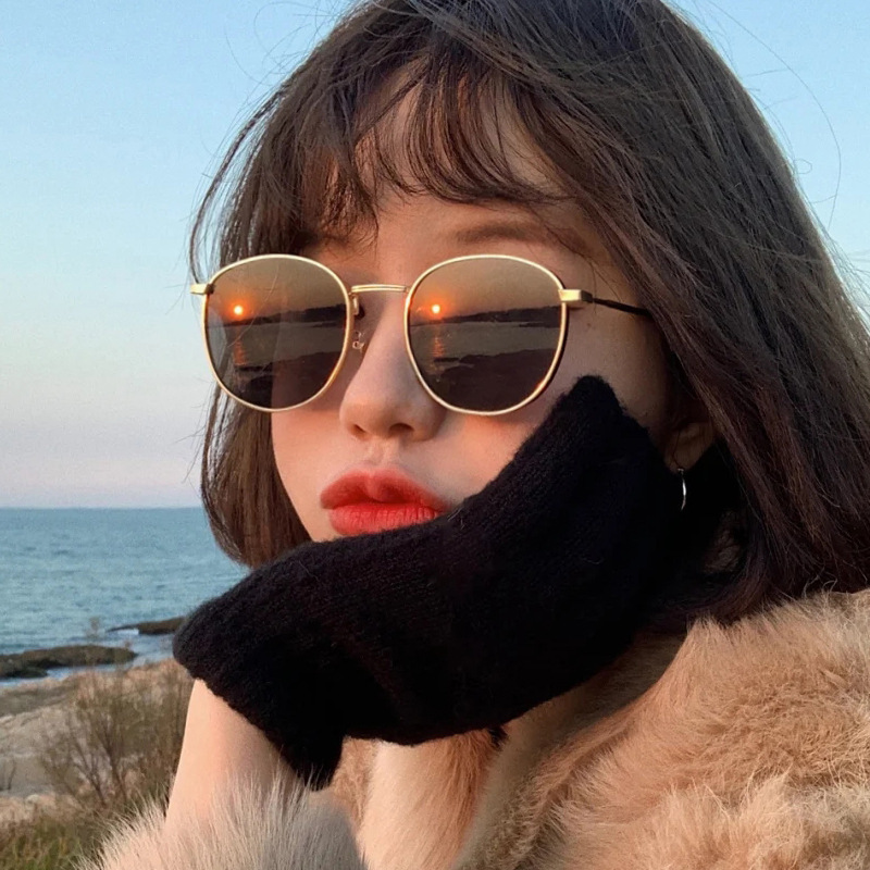 Nueva moda hombres y mujeres de marco redondo gafas de sol Liu Renna mismo retro gafas de sol de las mujeres gafas lisas 381