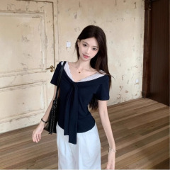純粋な欲望スタイルのレーススプライシング半袖レディース夏ニッチデザインウエストTシャツストラップ付きVネックネイビーブルートップ