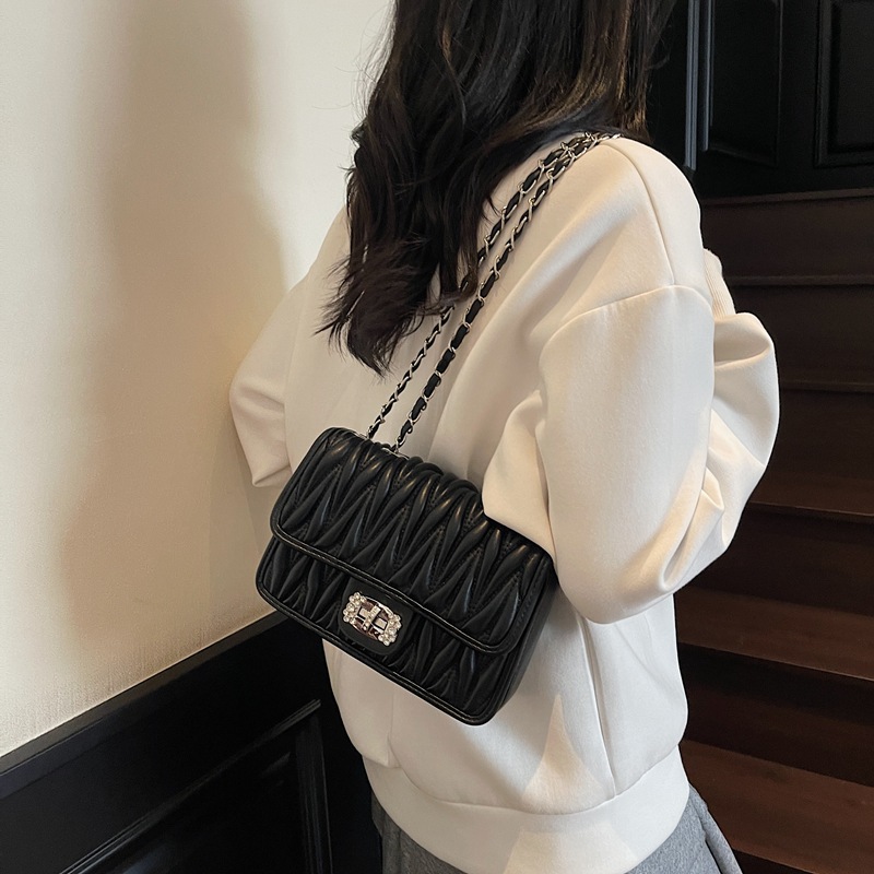 Bolsa de cadena de estilo Xiaoxiangling transfronterizo, bolsa cuadrada de damas, otoño y invierno 2025, nueva bolsa de hombro de moda universal
