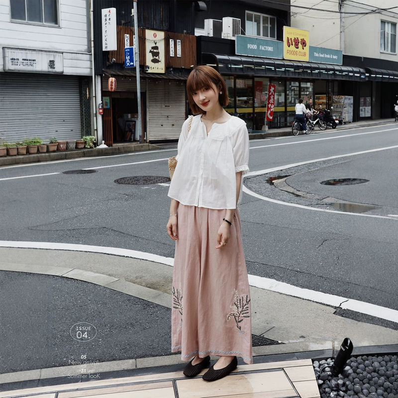 "White Drawing Original" "Bridge" Linen Embroidered Pink Wide-Leg Skirt Pants Loose Cropped Pants for Petite Women "White Drawing Original" "Bridge" Linen Embroidered Pink Wide-Leg Skirt Pants Loose Cropped Pants for Petite Women