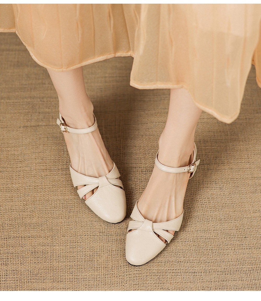 Sandal nữ quai ngang mũi kín gót vuông ổn định — màu be chi tiết 15