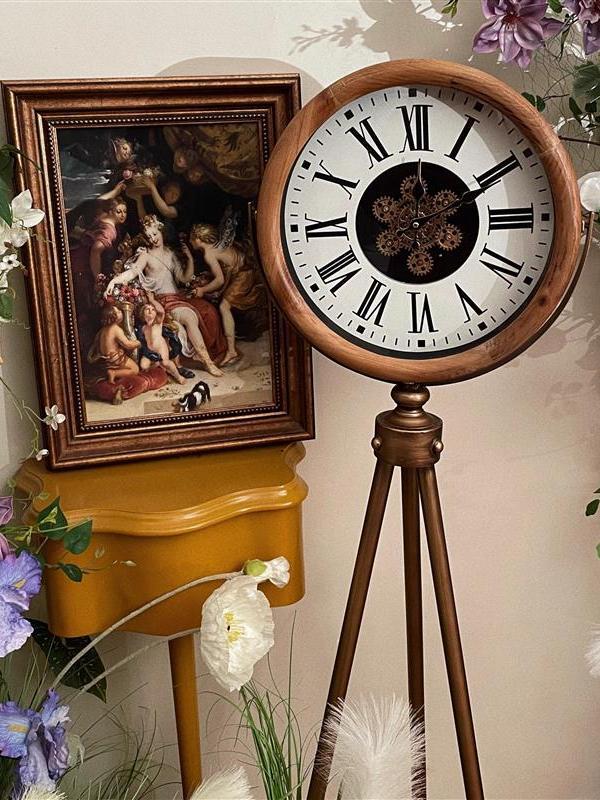 美式客厅别墅复古创意设计师大落地钟三脚摆件欧式立钟机械齿轮钟