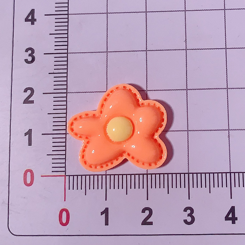 Pequeño tamaño diy flor de dopamina accesorios de resina crema para el cabello taza de agua pegada agujero zapatos colgantes hechos a mano al por mayor