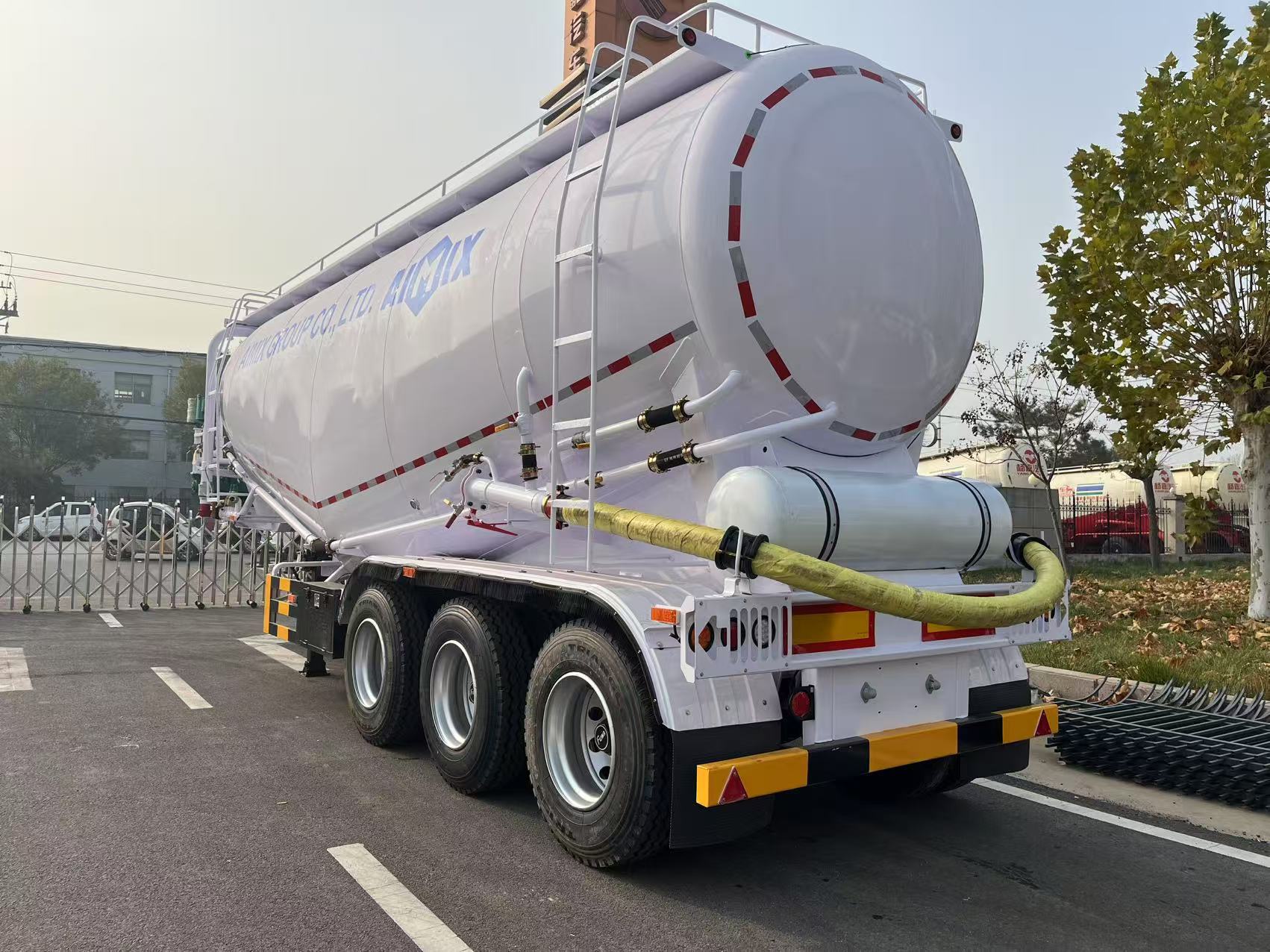 Cross-Border Three-Axle Bulk Cement Tanker 50-Cubic-Meter Powder Material Transport Vehicle Tank-Type Rear-Turning Semi-Trailer Powder Tank