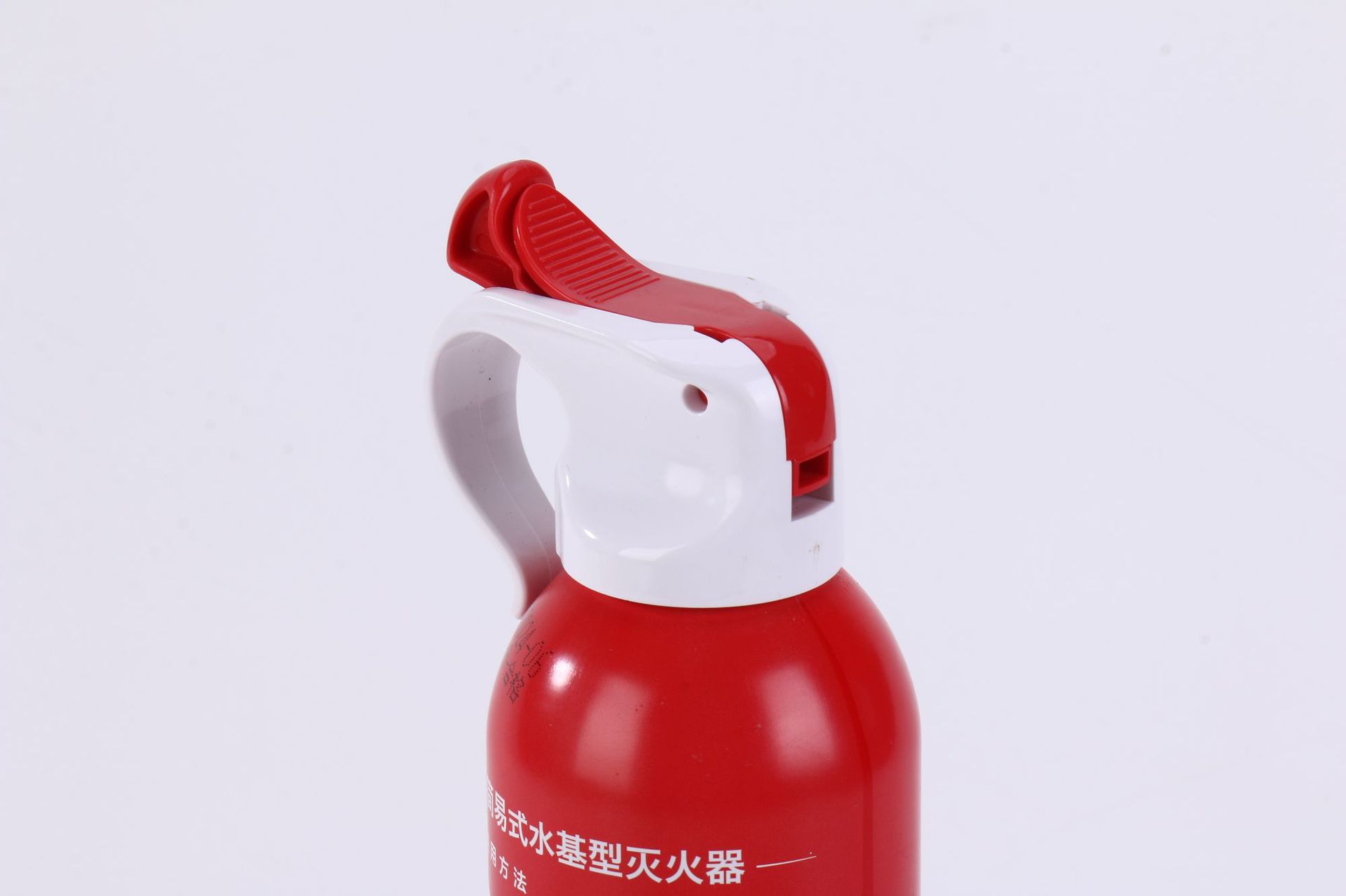 Water-Based Fire Extinguisher for Home Use, Vehicle-Mounted, Simple, Small, Portable, Large Capacity, High Temperature Resistant, Efficient, Flame-Retardant, Handheld Type