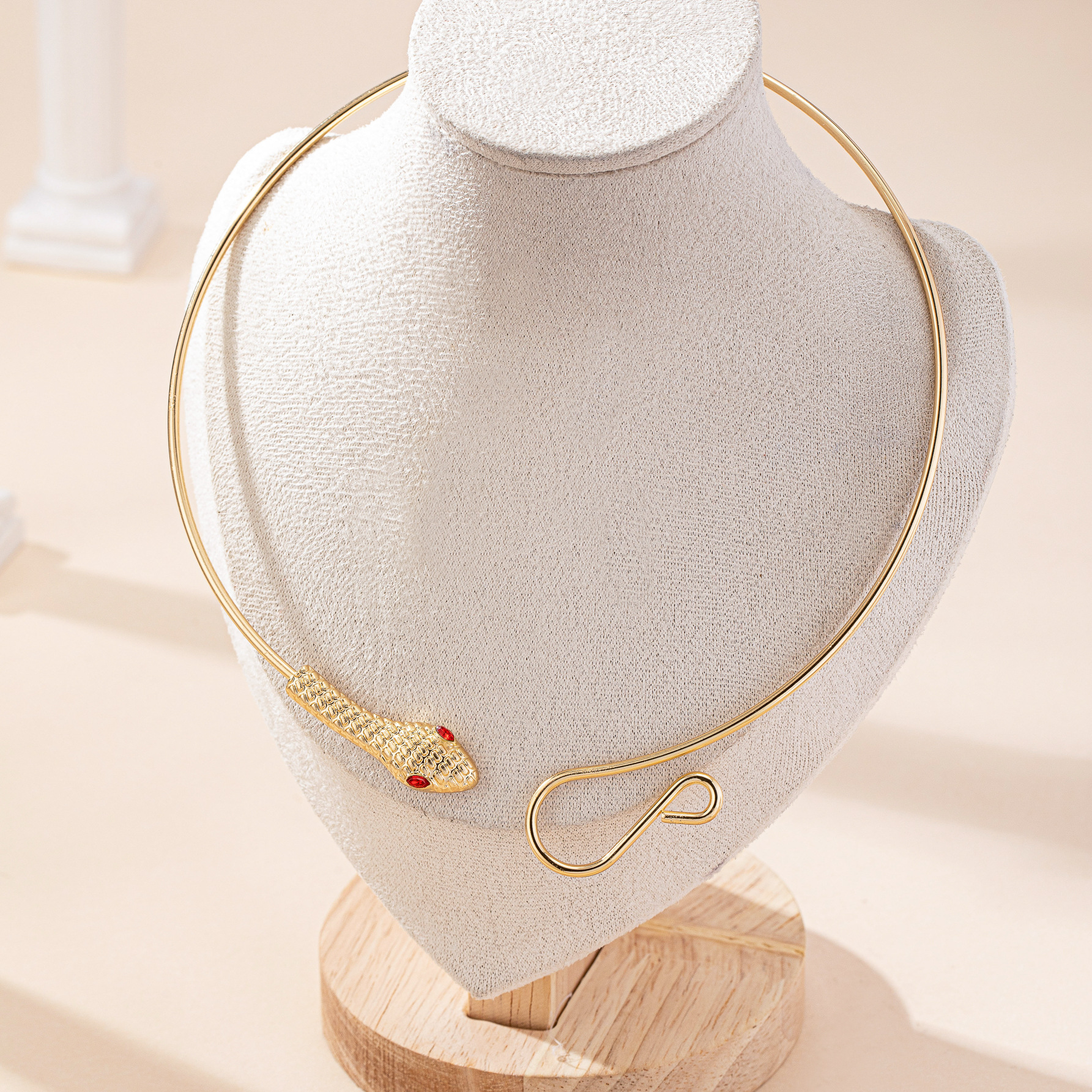 Alloy Chain Material Retro Snake Alloy Choker Wholesale