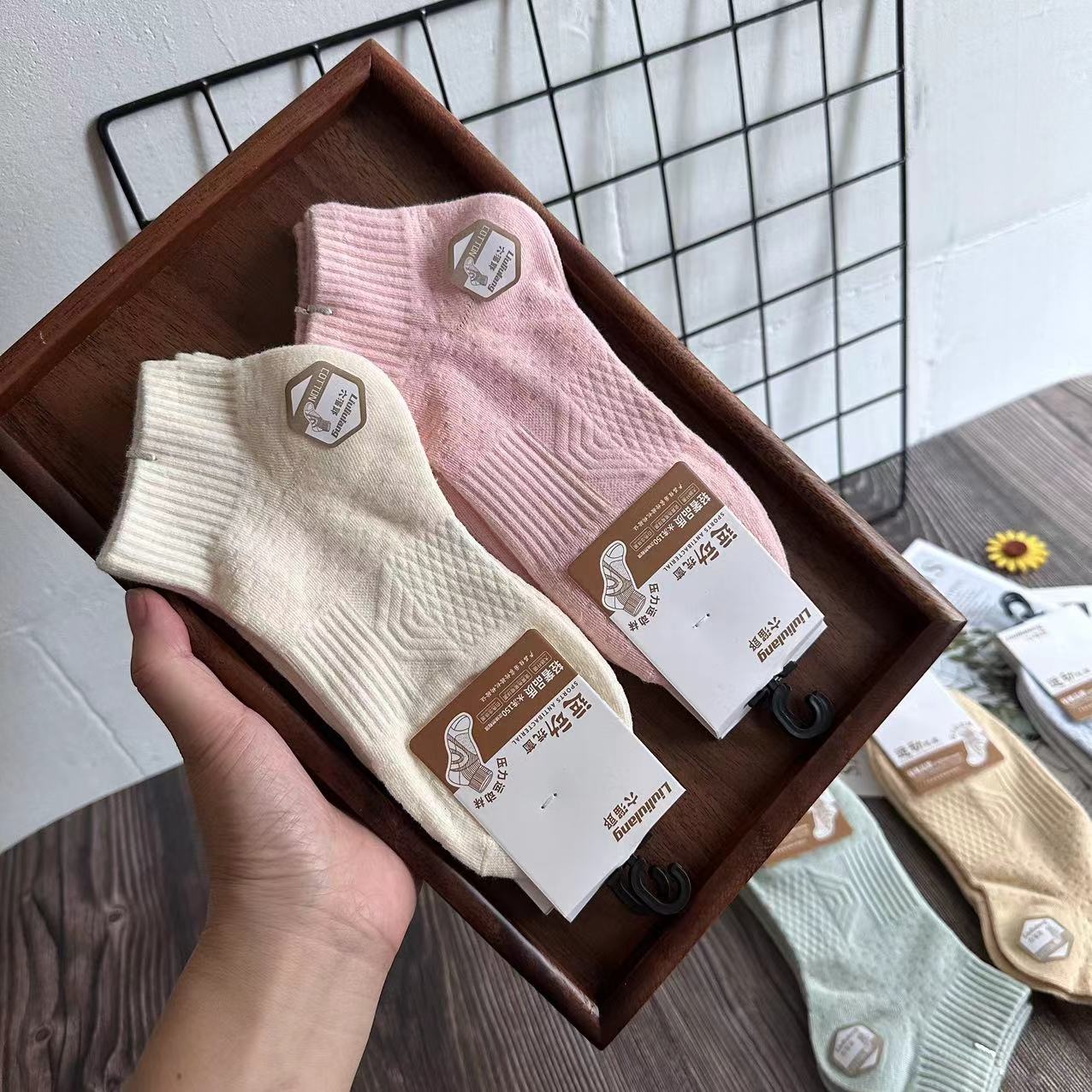 Calcetines de algodón peinado Calcetines de primavera y otoño para mujer Calcetines deportivos cortos japoneses que absorben el sudor y desodorizantes Calcetines de algodón transpirables de color sólido para niñas