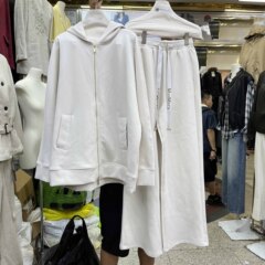 秋冬连帽开衫卫衣女2025新款拉链外套减龄宽松休闲运动上衣两件套