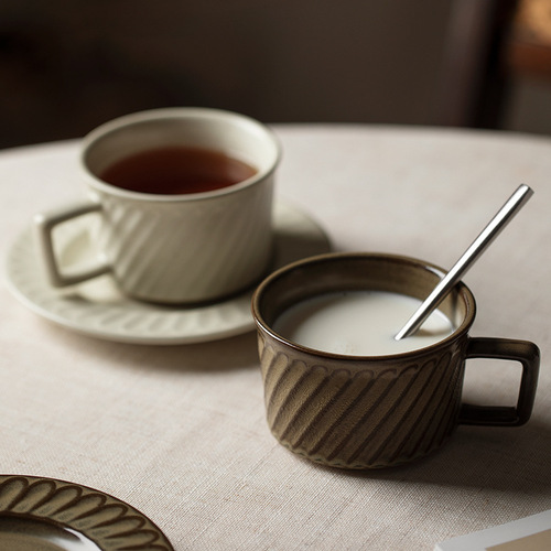 Handmade Japanese-style Retro Coffee Cup & Saucer Set — Perfect Gift for Souvenirs, Afternoon Tea, or Couples' Mugs—Crafted from Stoneware Coffee Cups