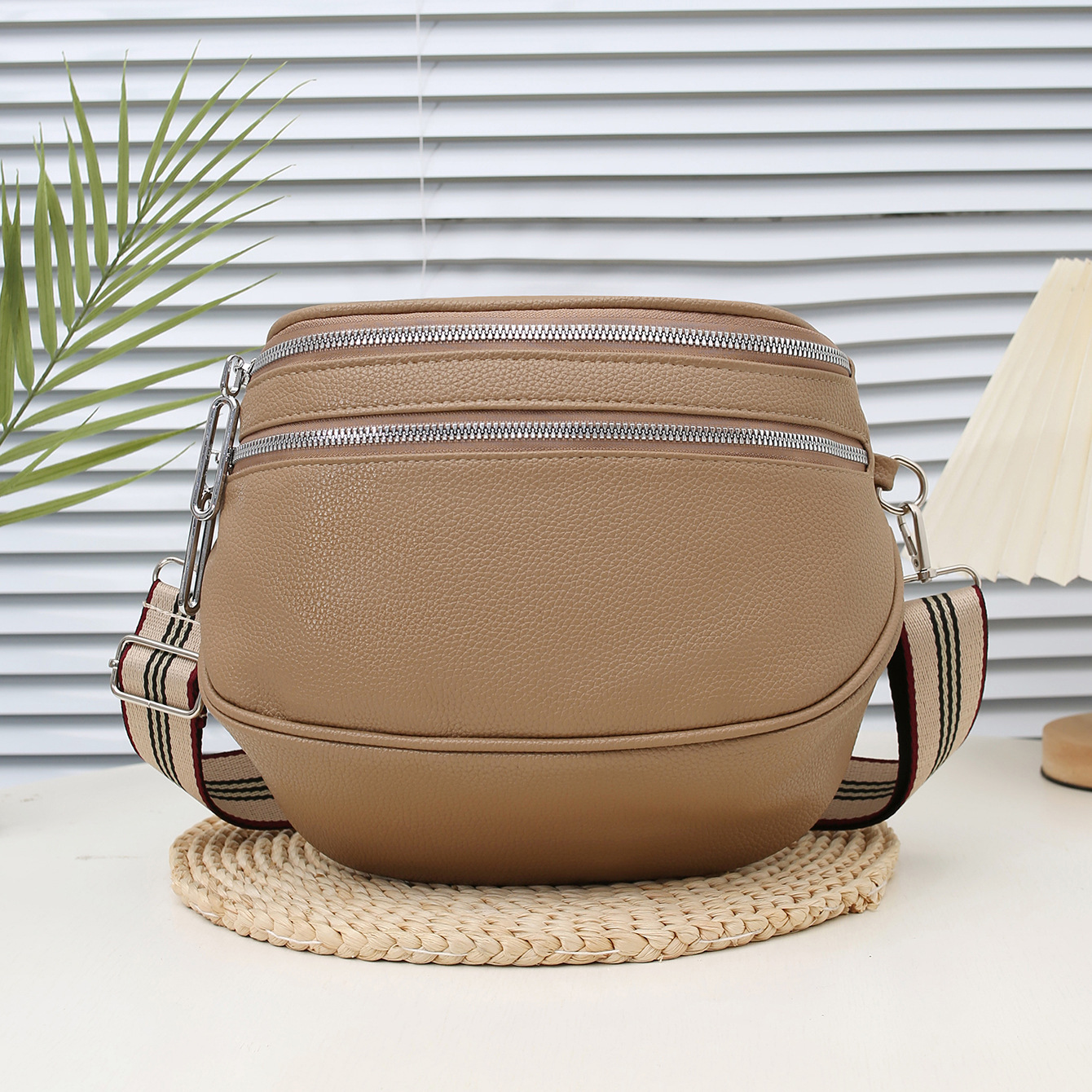 2025 retro de alta gama, doble cremallera, gran espacio, bolso de pecho de todo fósforo, bolso de hombro para mujer de viaje al por mayor