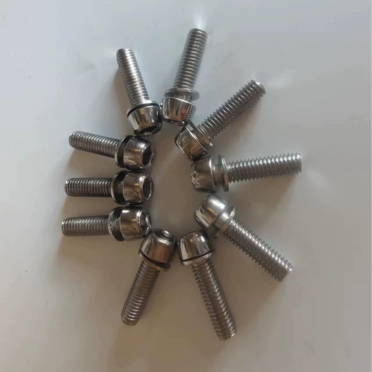 Велосипедный руль Вертикальный винт Винт с головкой горного велосипеда M5/M6 Руль Вертикальный крепежный винт Сменный винт