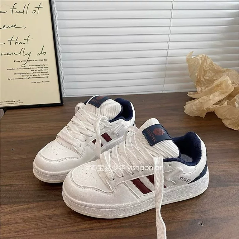 Кроссовки женские осенние низкие на шнурках (ниже high-top) из резины
