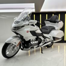 华一合金车模1比9本田CL1800大金翼摩托车声光玩具车模型摆件代发