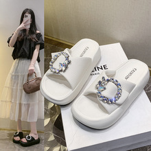 夏季时尚水钻凉拖鞋女外穿2025新款小众黑色小个子增高厚底一字拖