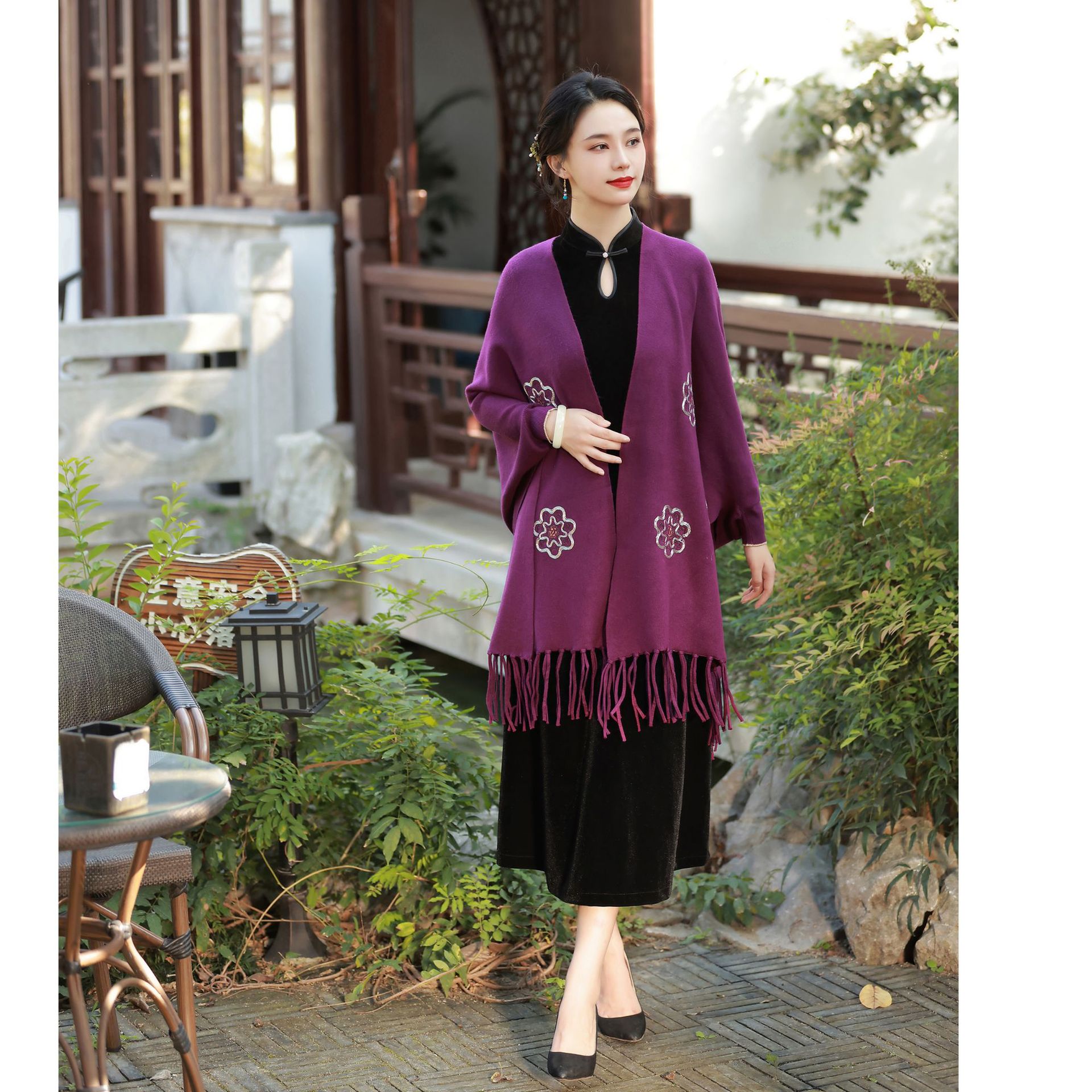 Autumn and winter New products cheongsam Shawl Chinese style Retro Ladies knitting Shawl keep warm Cape Suzhou cheongsam wholesale