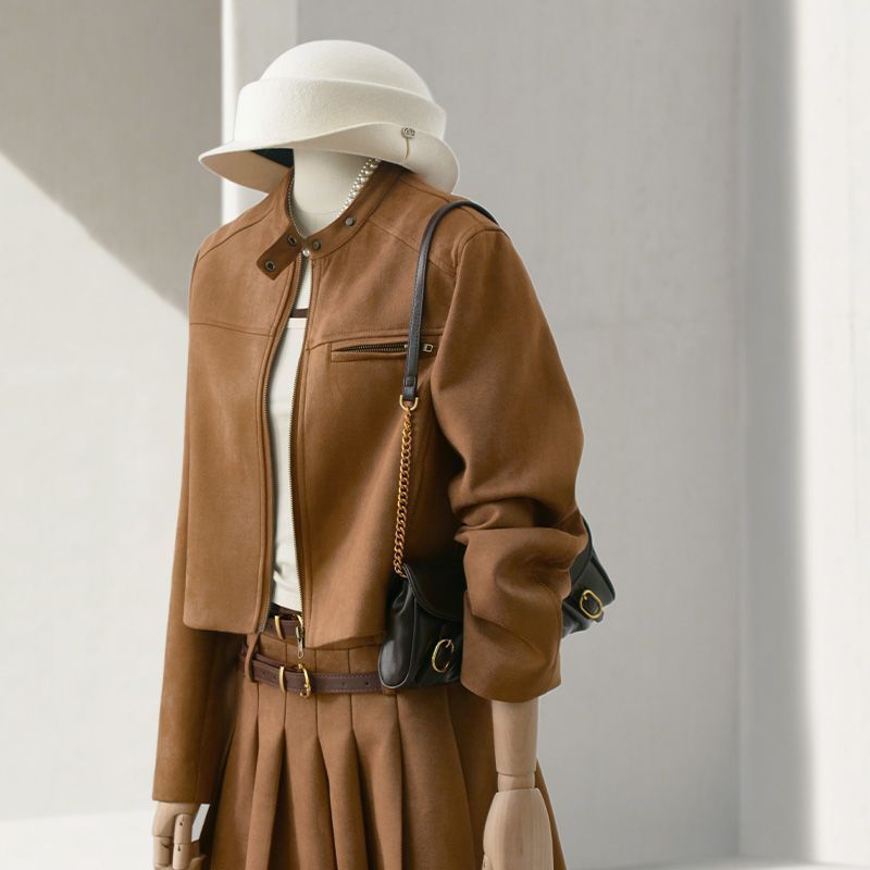 (2개) 가을 2024 새로운 다크 브라운 스웨이드 원피스 여성용 스파이스 소녀 우아한 긴 소매 재킷 주름 치마 투피스 세트