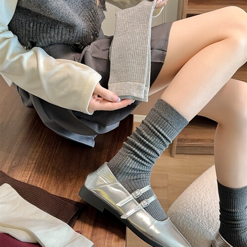 【Spring and Autumn Winter Women's Crew Socks, Sporty Pile Socks for Girls, Thin and Breathable Red Pile Socks】