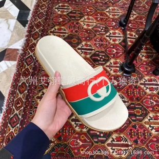 ���QG�Ҹ߰汾�ǹ�ɫ�pG��ĸ��H�⴩һ������Ь�S��ֱ�N���l����