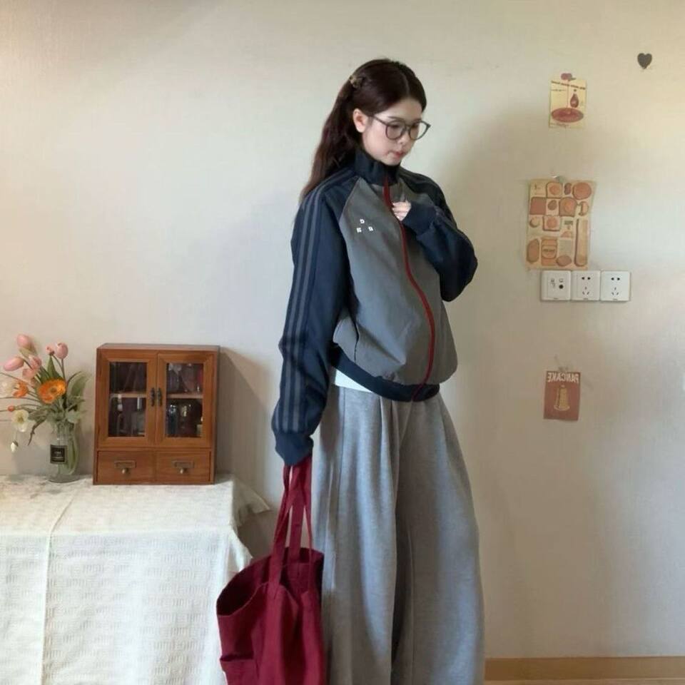 Áo khoác nữ cổ đứng phối màu kẻ sọc dài tay khóa kéo phong cách thể thao — Vải chất lượng cao màu be, Vải chất lượng cao màu xanh tím than chi tiết 7