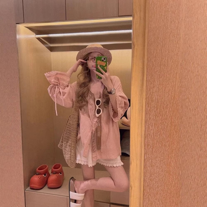 Designed Resort-Style Lace Shirt for Women in Summer Korean Style Loose Slimming Breathable V Neck Top