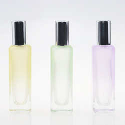 批发30ml香水瓶现货空瓶子四方形瘦高经典款喷雾瓶按压式玻璃瓶