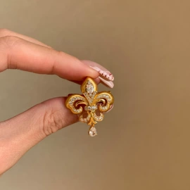 戒指;项链;手链