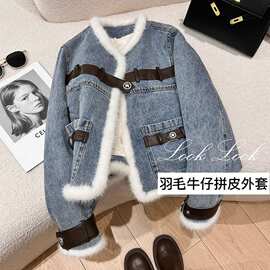 2025冬季新款时髦牛仔拼接仿皮草保暖短外套女加绒加厚羽绒棉内胆