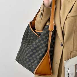 老花大容量单肩包包女上班通勤水桶包托特包印花手提休闲2024新款