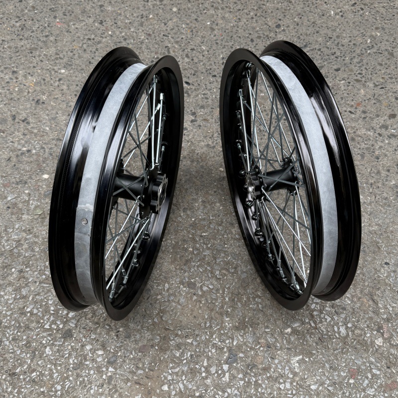 Suitable for QiuLong Light Bee modified front 1.85-16 and rear 2.15-16 aluminum alloy wheel assemblies 16inch wheel rims