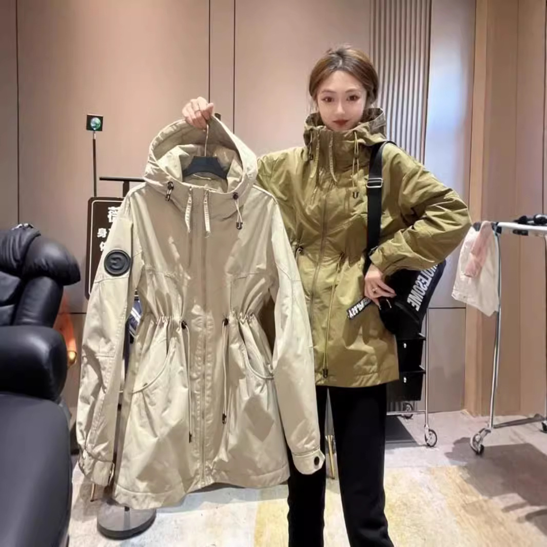 连帽拼接冲锋衣2026春秋季新款休闲小香风修身减龄欧货棒球服外套