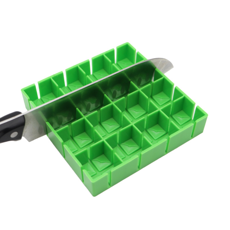 Nuevos productos explosivos transfronterizos de Amazon Cocina 16 cuadrículas Uvas cortadas en cuartos Cherry Tomate Rebanadas Cocina pequeña