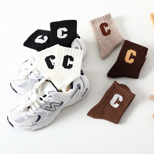 Cute C-letter striped baby socks for boys and girls aged 1-12, winter and summer, crew length, made of cotton for children.