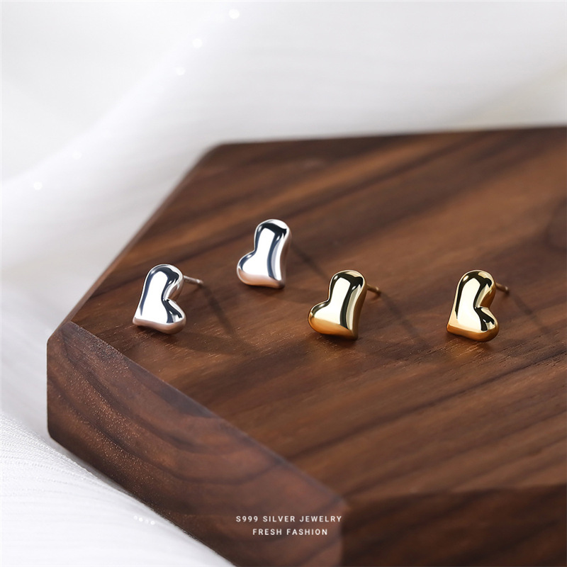 S999 silver peach heart for women, simple commuting, cute, niche heart-shaped temperament, INS style earrings_voghion.com