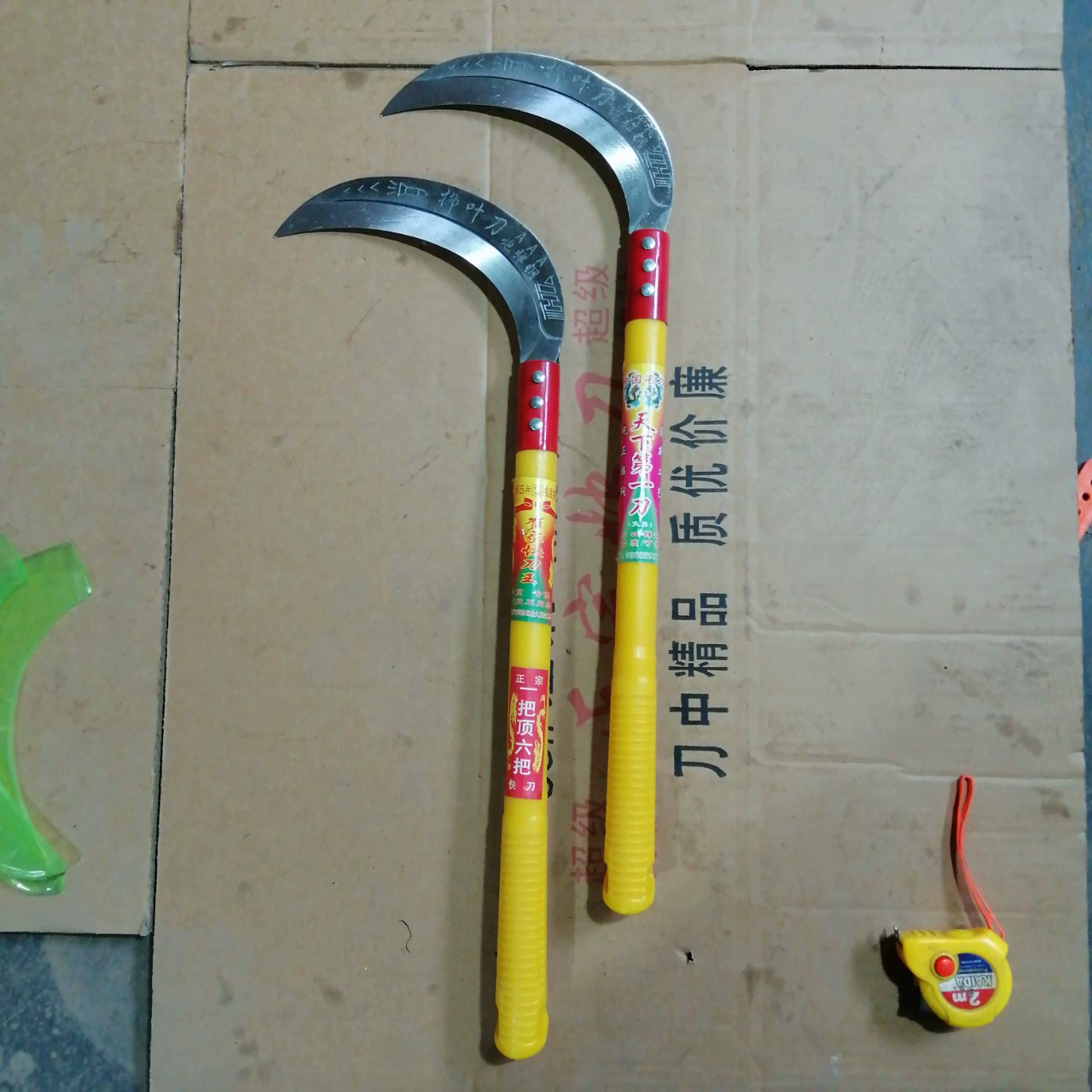 Самостоятельно производимый и продаваемый нож для резки травы с пластиковой ручкой в ​​форме лунного бутона