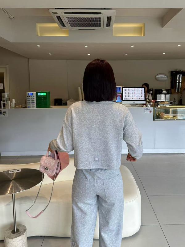alo yoga 高领纯色宽松短款 截短上衣女款 25新款气质女士套装|undefined