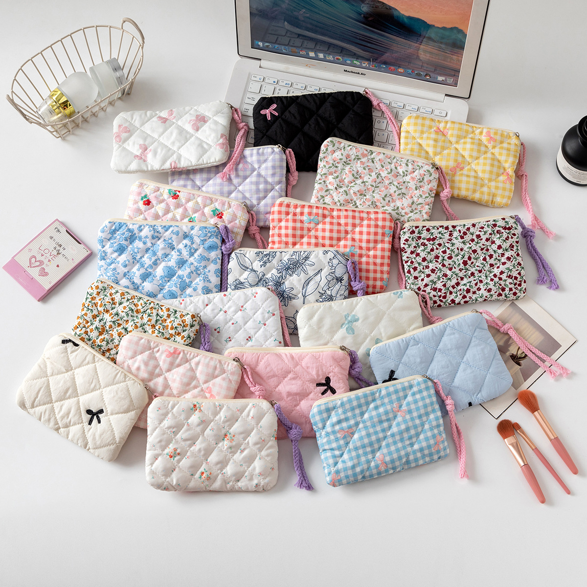 새로운 꽃 퀼트 립스틱 보관 가방 여성 화장품 보관 가방 헤드폰 데이터 케이블 메이크업 가방 지갑