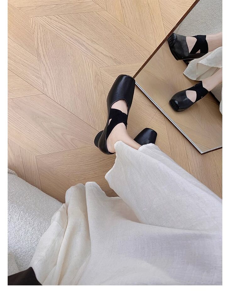 Giày búp bê nữ mũi vuông da cừu phối quai chéo, đế bệt gót thô 5 cm — Da đen (gót dày), Da đen (đáy phẳng), Màu trà sữa (gót dày), Màu trà sữa (đáy phẳng) chi tiết 56