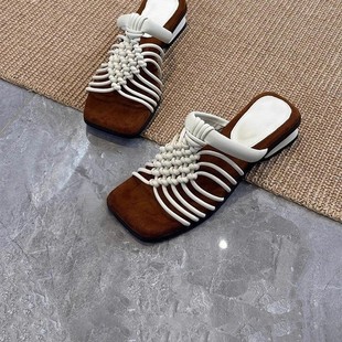 2025 New Summer Style French Square Toe Thin Strap Braided Medium Thick Heel Flip-Flops Women's Sandals for Outer Wear Roman Sandals