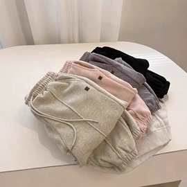 女式衬衫;休闲裤;女士短裤