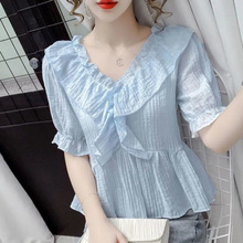 ѩ���ڶ���ѩ�����r���·�Ů�����ļ��¿���⴩��������OӋ��