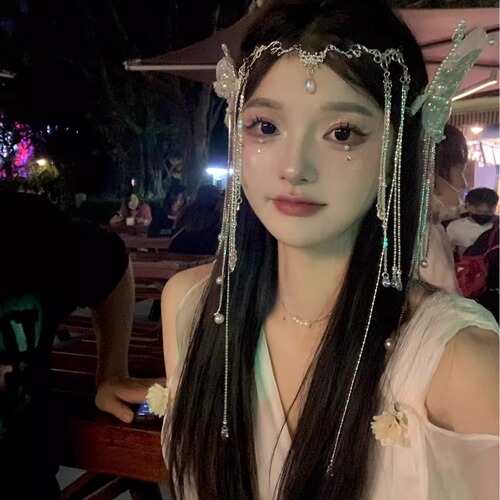 Li Yitong's favorite butterfly-winged, forest-style elf-inspired hair clip with tassel—perfect for bridal evening gowns, wedding dresses, and fairy-like hair accessories.
