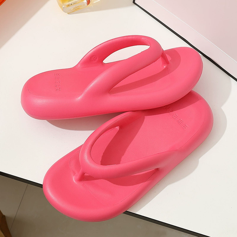 Модные шлепанцы лето 2025 новый стиль дамы дома в помещении и снаружи ванной ванной ванной пляжные тапочки